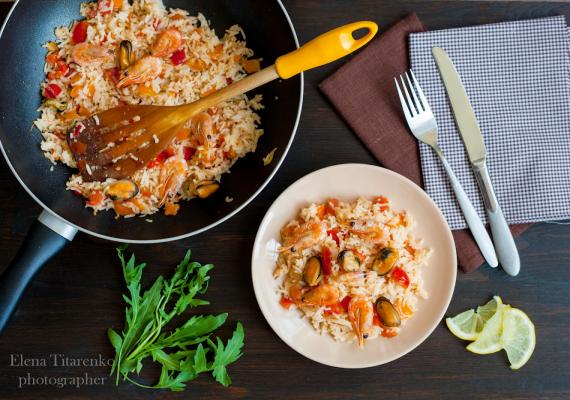 Пошаговый рецепт приготовления риса с морепродуктами Морепродукты рецепты приготовления на сковороде с рисом